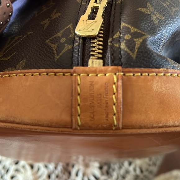 Authentic Louis Vuitton Alma PM Monogram - Picture 9 of 10